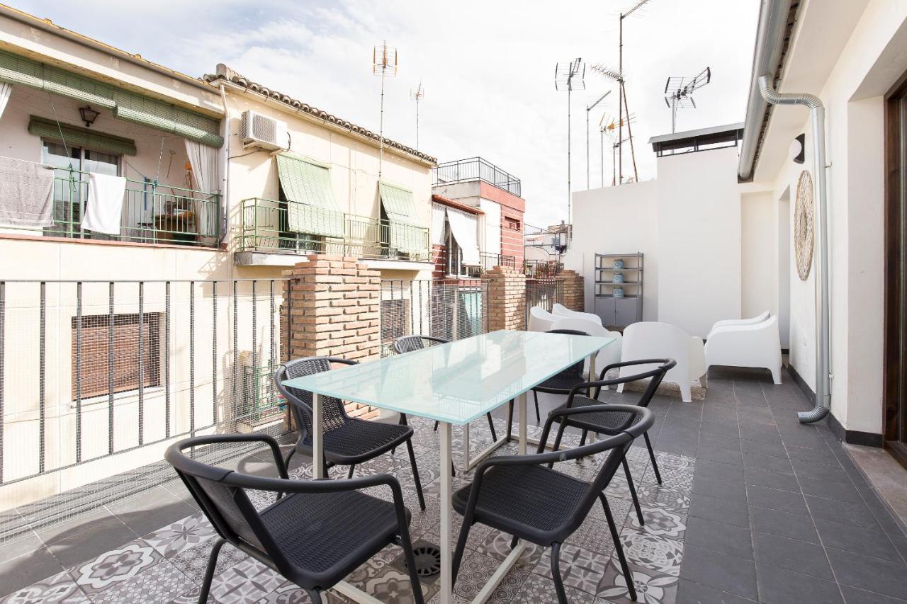 Hi Room - Smart Apartments - Penthouse Granada Exterior photo