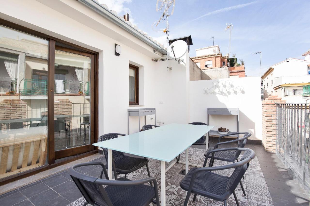 Hi Room - Smart Apartments - Penthouse Granada Exterior photo